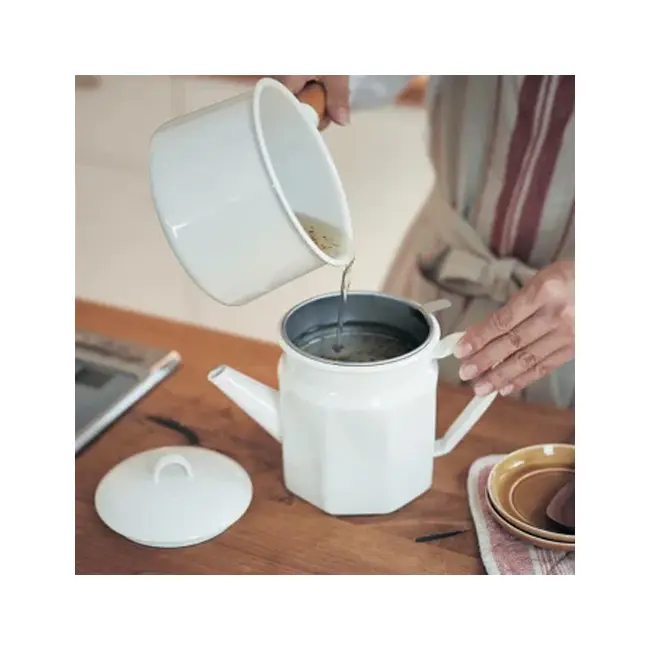 Octagonal enamel oil pot - Image 3