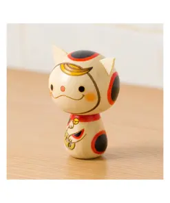 Alternative view of kokechi | Lucky cat