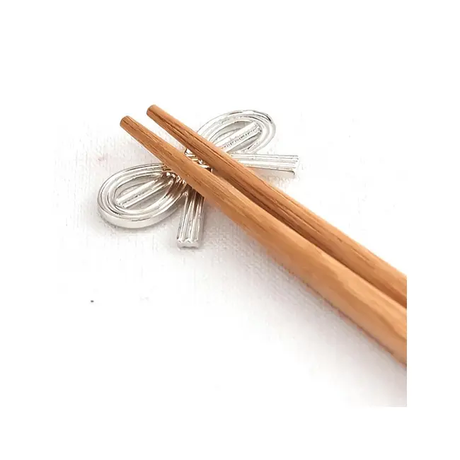 Japanese Mizuhiki knot tin chopstick rest set - Image 4